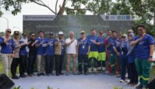 BP Batam bersama PT Mc Dermott Indonesia menanam sebanyak 400 bibit Bambu Betung melalui program Corporate Social Responsibility (CSR) bertajuk “Preserving Our Water With Bamboo Planting: A Biodiversity Initiative by McDermott Indonesia”. Foto: INIKEPRI.COM/BP Batam