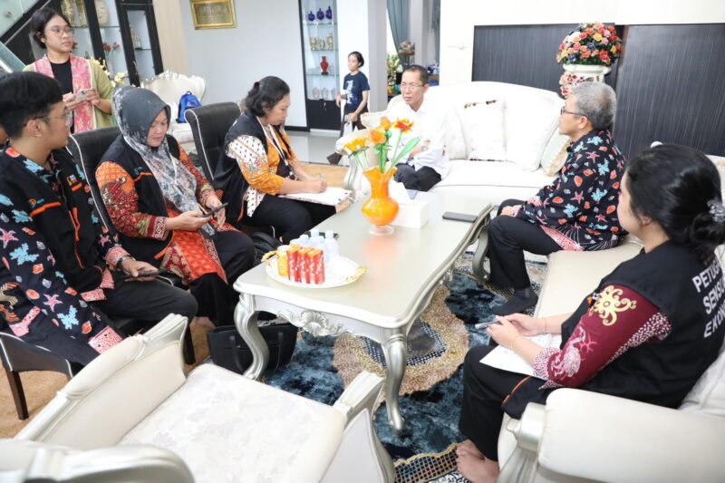 Wali Kota Batam Amsakar Achmad saat menerima petugas Sensus Ekonomi 2026. Foto: INIKEPRI.COM/Media Center Batam
