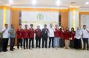 Sesi dokumentasi dan foto bersama antara jajaran Komisi IV DPRD Kota Batam dan mahasiswa IPMKOB-Pekanbaru. Foto: INIKEPRI.COM