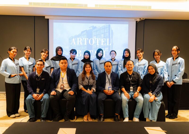 Perayaan anniversary ke-4, ARTOTEL Batam memberikan kesempatan Hotel Tour Edukatif kepada siswa-siswi SMK Pariwisata Adimulia, Batam. Foto: INIKEPRI.COM