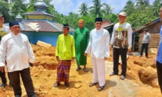 Rp400 Juta Digelontorkan untuk Masjid Darul Aman, Warga Belakang Gunung Sampaikan Apresiasi ke Bupati Cen Sui Lan