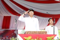 Wali Kota Batam Amsakar Achmad saat gladi resik upacara HUT RI ke-81. Foto: Media Center Batam 