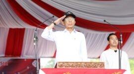 Wali Kota Batam Amsakar Achmad saat gladi resik upacara HUT RI ke-81. Foto: Media Center Batam 