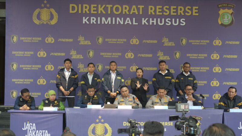 Polda Metro Jaya bersama Ditjen Pajak mengungkap sindikat produksi dan peredaran materai palsu. Praktik kejahatan ini berpotensi merugikan keuangan negara hingga mencapai Rp1 triliun. Foto: Istimewa