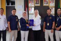Bupati Natuna Cen Sui Lan menerima audiensi jajaran Direktorat Jenderal Pajak (DJP) Provinsi Kepulauan Riau di Ruang Kerja Bupati Natuna. Foto: INIKEPRI.COM