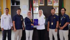 Bupati Natuna Cen Sui Lan menerima audiensi jajaran Direktorat Jenderal Pajak (DJP) Provinsi Kepulauan Riau di Ruang Kerja Bupati Natuna. Foto: INIKEPRI.COM