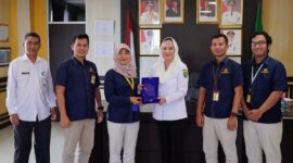 Bupati Natuna Cen Sui Lan menerima audiensi jajaran Direktorat Jenderal Pajak (DJP) Provinsi Kepulauan Riau di Ruang Kerja Bupati Natuna. Foto: INIKEPRI.COM