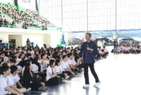 Wali Kota Batam Amsakar Achmad saat menghadiri Program Pengenalan Kehidupan Kampus bagi Mahasiswa Baru (PKKMB) UIB Tahun Akademik 2026/2027 di Sport Hall UIB. Foto: INIKEPRI.COM/Media Center Batam 