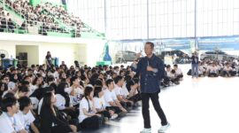 Wali Kota Batam Amsakar Achmad saat menghadiri Program Pengenalan Kehidupan Kampus bagi Mahasiswa Baru (PKKMB) UIB Tahun Akademik 2026/2027 di Sport Hall UIB. Foto: INIKEPRI.COM/Media Center Batam 