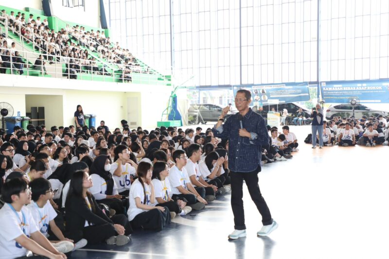 Wali Kota Batam Amsakar Achmad saat menghadiri Program Pengenalan Kehidupan Kampus bagi Mahasiswa Baru (PKKMB) UIB Tahun Akademik 2026/2027 di Sport Hall UIB. Foto: INIKEPRI.COM/Media Center Batam
