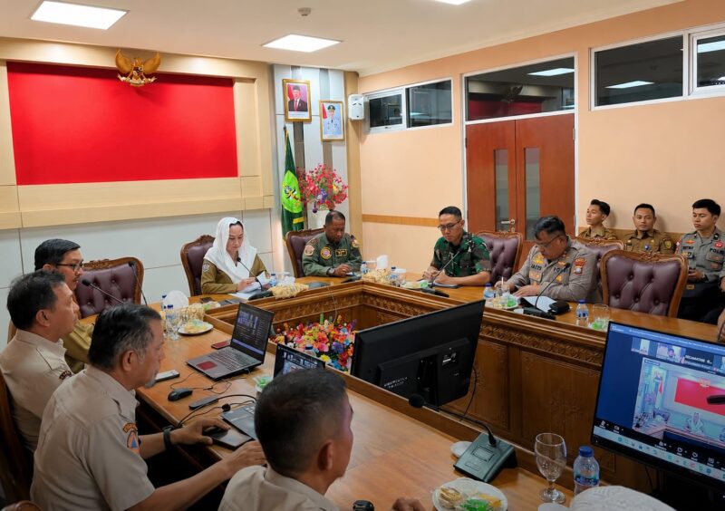 Pemkab Natuna perkuat koordinasi dengan menggelar Rapat Koordinasi Kesiapsiagaan Menghadapi Potensi Kekeringan dan Karhutla di Kantor Bupati Natuna. Foto: INIKEPRI.COM