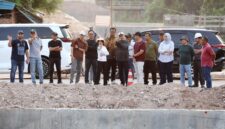 Wakil Wali Kota Batam, Li Claudia Chandra, meninjau sejumlah titik pembangunan drainase di Sei Beduk. Foto: INIKEPRI.COM/Media Center Batam 