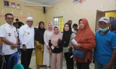 1.462 Warga Air Raja Terima Bantuan Beras Tiga Bulan, Lis Minta Warga Berani Laporkan Jika Rusak