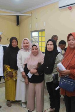 1.462 Warga Air Raja Terima Bantuan Beras Tiga Bulan, Lis Minta Warga Berani Laporkan Jika Rusak