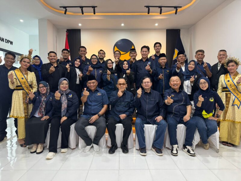 Kenduri Kader DPW Partai NasDem Kepri dan DPD Partai NasDem Kota Batam di Ruko Grand California, Marcelia, Batam Center. Foto: INIKEPRI.COM