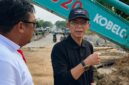 Ex Officio Kepala BP Batam Amsakar Achmad meninjau perbaikan pipa. Foto: INIKEPRI.COM/BP Batam 