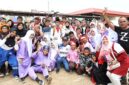 Wali Kota Batam, Amsakar Achmad, bersama peserta Nostalgia di Nongsa di Kompleks Ruko Summerland, Kelurahan Batu Besar, Kecamatan Nongsa. Foto: INIKEPRI.COM/Media Center Batam