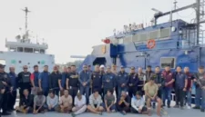 Badan Narkotika Nasional bersama Bea Cukai dan Polda Kepulauan Riau mengamankan kapal berbendera Tanzania yang diduga membawa 2,6 ton sabu cair di perairan Tanjung Parit, Bengkalis, Riau. Foto: Istimewa 