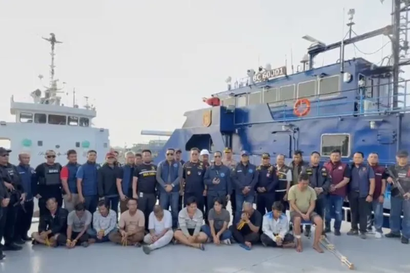 Badan Narkotika Nasional bersama Bea Cukai dan Polda Kepulauan Riau mengamankan kapal berbendera Tanzania yang diduga membawa 2,6 ton sabu cair di perairan Tanjung Parit, Bengkalis, Riau. Foto: Istimewa 