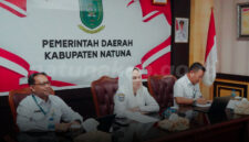 Rapat Koordinasi dan Sosialisasi Pelaksanaan Kegiatan Intervensi Serentak Pencegahan Stunting serta Percepatan Program CKG itu digelar secara virtual dari Ruang Zoom Kantor Bupati Natuna. Foto: INIKEPRI.COM/NatunaKab