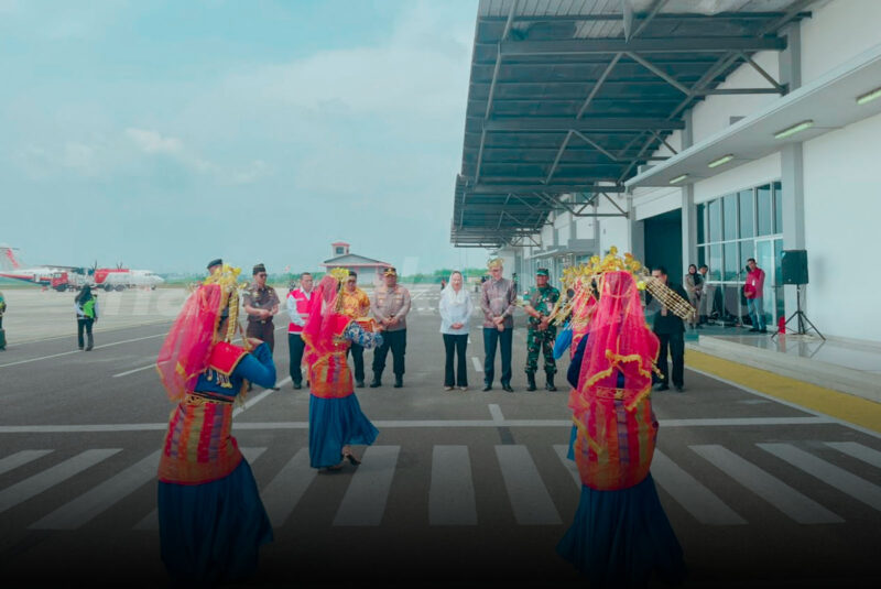 Wakil Menteri Luar Negeri Republik Indonesia (Wamenlu RI) Arif Havas Oegroseno tiba di Kabupaten Natuna, Kepulauan Riau. Foto: INIKEPRI.COM
