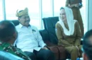 Pemerintah Kabupaten Natuna menyambut kedatangan rombongan Komisi Kejaksaan Republik Indonesia (Komjak RI) yang melakukan kunjungan kerja selama tiga hari di Kabupaten Natuna. Foto: INIKEPRI.COM/Natuna