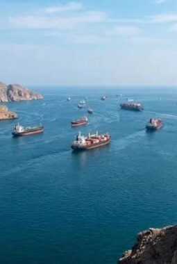 AS: Jalur Pelayaran Sementara di Selat Hormuz Dibuka Tanpa Izin dan Biaya