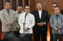 Wamenkomdigi Nezar Patria saat memberikan keterangan kepada awak media usai Rapat Koordinasi Finalisasi Perpres tentang Ojek Online. Foto: Istimewa 