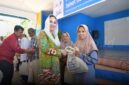 Bupati Natuna Cen Sui Lan hadir di pemeriksaan kesehatan secara gratis melalui program bakti sosial Aksi Bangun Sehat Bersama yang digelar Tower Bersama Group. Foto: INIKEPRI.COM/NatunaKab