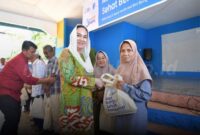 Bupati Natuna Cen Sui Lan hadir di pemeriksaan kesehatan secara gratis melalui program bakti sosial Aksi Bangun Sehat Bersama yang digelar Tower Bersama Group. Foto: INIKEPRI.COM/NatunaKab 