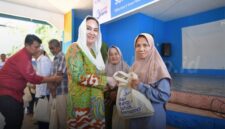 Bupati Natuna Cen Sui Lan hadir di pemeriksaan kesehatan secara gratis melalui program bakti sosial Aksi Bangun Sehat Bersama yang digelar Tower Bersama Group. Foto: INIKEPRI.COM/NatunaKab