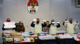 Komisi Pemberantasan Korupsi (KPK) menyita uang tunai senilai sekitar Rp106,3 miliar dalam operasi tangkap tangan (OTT) terkait dugaan korupsi pengurusan hak guna bangunan (HGB) Summarecon di lingkungan Kementerian Agraria dan Tata Ruang/Badan Pertanahan Nasional (ATR/BPN). Foto: Istimewa 