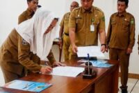 Pemerintah Kabupaten Natuna secara resmi melantik enam pejabat daerah menjadi pejabat fungsional di BPBD Kabupaten Natuna, di Kantor Bupati Natuna. Foto: Istimewa 