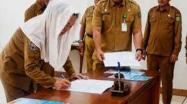 Pemerintah Kabupaten Natuna secara resmi melantik enam pejabat daerah menjadi pejabat fungsional di BPBD Kabupaten Natuna, di Kantor Bupati Natuna. Foto: Istimewa 