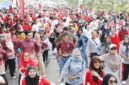 Wali Kota Batam, Amsakar Achmad, melepas peserta sekaligus ikut Senam Sehat dan Jalan Santai Batu Ampar 2026 yang dirangkaikan dengan Senam Sehat dalam rangka memeriahkan Hari Ulang Tahun (HUT) ke-81 Kemerdekaan Republik Indonesia tingkat Kecamatan Batu Ampar. Foto: INIKEPRI.COM/Media Center Batam