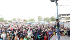 Wali Kota Batam, Amsakar Achmad, saat menghadiri KAHMI Forever Jalan Sehat (KFJS) yang digelar di Lapangan SP Plaza. Foto: INIKEPRI.COM/Media Center Batam