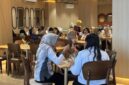 Suasana di 1.1° Dining & Lounge, MaxOne Batam Hotel. Foto: INIKEPRI.COM