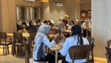 Suasana di 1.1° Dining & Lounge, MaxOne Batam Hotel. Foto: INIKEPRI.COM