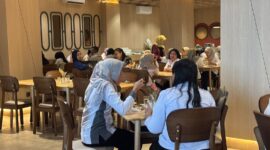 Suasana di 1.1° Dining & Lounge, MaxOne Batam Hotel. Foto: INIKEPRI.COM