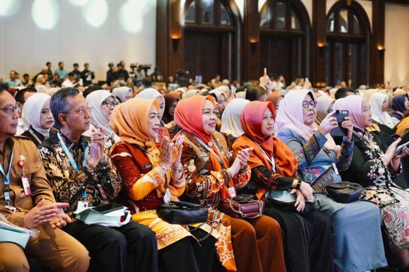 Ketua TP-PKK Batam, Erlita Amsakar, menghadiri Rapat Penguatan Tata Kelola Lembaga Dekranas, TP-PKK, dan Tim Pembina Posyandu se-Indonesia Bagian Barat di Jakarta Selatan. Foto: INIKEPRI.COM/Media Center Batam