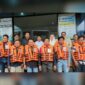Bupati Natuna Cen Sui Lan bersama Wakil Bupati Natuna Jarmin Sidik menghadiri penyaluran bantuan pangan periode Juli, Agustus dan September 2026, bantuan sosial bagi keluarga miskin ekstrem dan lanjut usia (lansia), serta bantuan jaket pelampung bagi nelayan di Desa Tanjung, Kecamatan Bunguran Timur Laut. Foto: Istimewa 