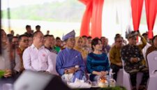 seremoni groundbreaking dan pemasangan tiang pancang perdana oleh Kepala BP Batam/Wali Kota Batam Amsakar Achmad, didampingi Wakil Kepala BP Batam/Wakil Wali Kota Batam Li Claudia Chandra dan Ketua Yayasan Merah Putih Eddy Hussy, Kamis (24/9/2026). Foto: INIKEPRI.COM/BP Batam