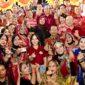 Wali Kota Batam, Amsakar Achmad, bersama Wakil Wali Kota Batam, Li Claudia Chandra, bersama sejumlah komunitas saat menghadiri Mooncake Festival Kota Batam di Kompleks Bumi Indah, Lubukbaja. Foto: INIKEPRI.COM/Media Center Batam 