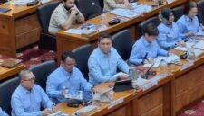 BGN menyusun anggaran Program Pemenuhan Gizi Nasional 2027 sebesar Rp240,20 triliun, turun sekitar Rp30 triliun dari pagu indikatif. Sebanyak Rp232,50 triliun di antaranya dialokasikan untuk MBG dengan target menjangkau 72,46 juta penerima manfaat. Foto: Istimewa