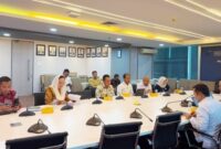 Gubernur Kepri Ansar Ahmad dan Bupati Natuna Cen Sui Lan menemui Menteri Perdagangan RI Budi Santoso membicarakan pendistribusian bahan pangan ke Natuna. Foto: Istimewa 