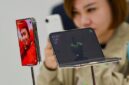 iPhone Duo lipat yang baru dipamerkan dalam acara Apple di Steve Jobs Theater di Cupertino, California, AS, pada 9 September 2026. Foto: REUTERS/Carlos Barria