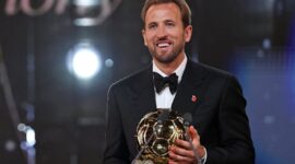Harry Kane mencatatkan sejarah baru dalam karier sepak bolanya setelah meraih penghargaan Ballon d’Or 2026 kategori putra. Foto: AFP