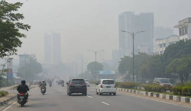 Kabut asap menyelimuti Kota Batam. Foto: INIKEPRI.COM