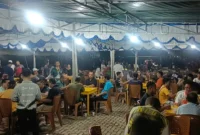 Suasana pertandingan Domino di Pantai Piwang. Foto: Istimewa 