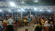 Suasana pertandingan Domino di Pantai Piwang. Foto: Istimewa